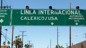 How to cross the border between Mexicali and the United States